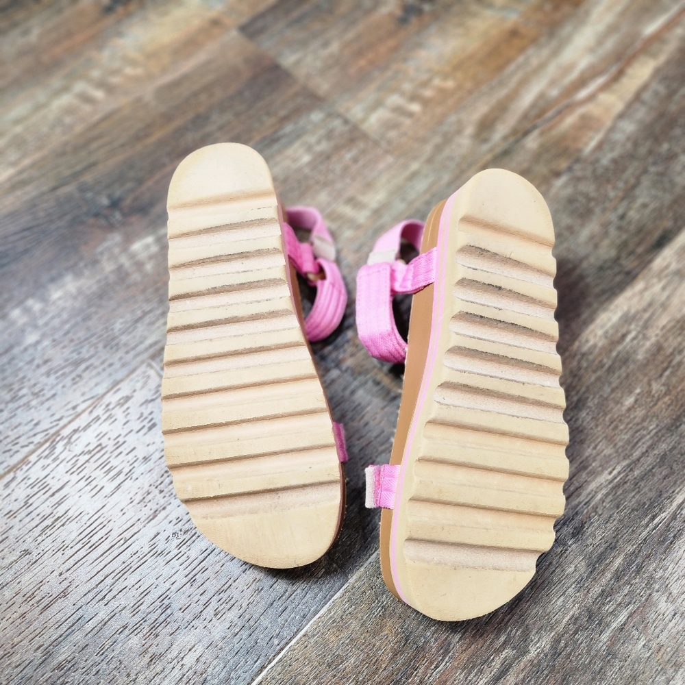 Reef Cushion Rem Hi Sandals in Malibu Pink 9 - Picture 6 of 7
